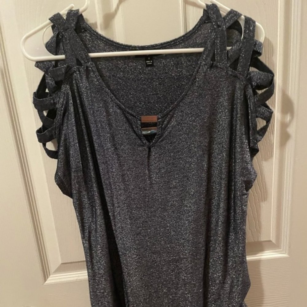 LIKE NEW AUW Shimmering Grey Medium V Neck Top
